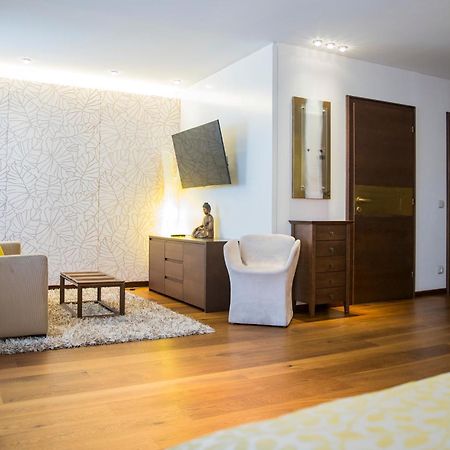 Iris Porsche Hotel & Restaurant Мондзе Екстер'єр фото