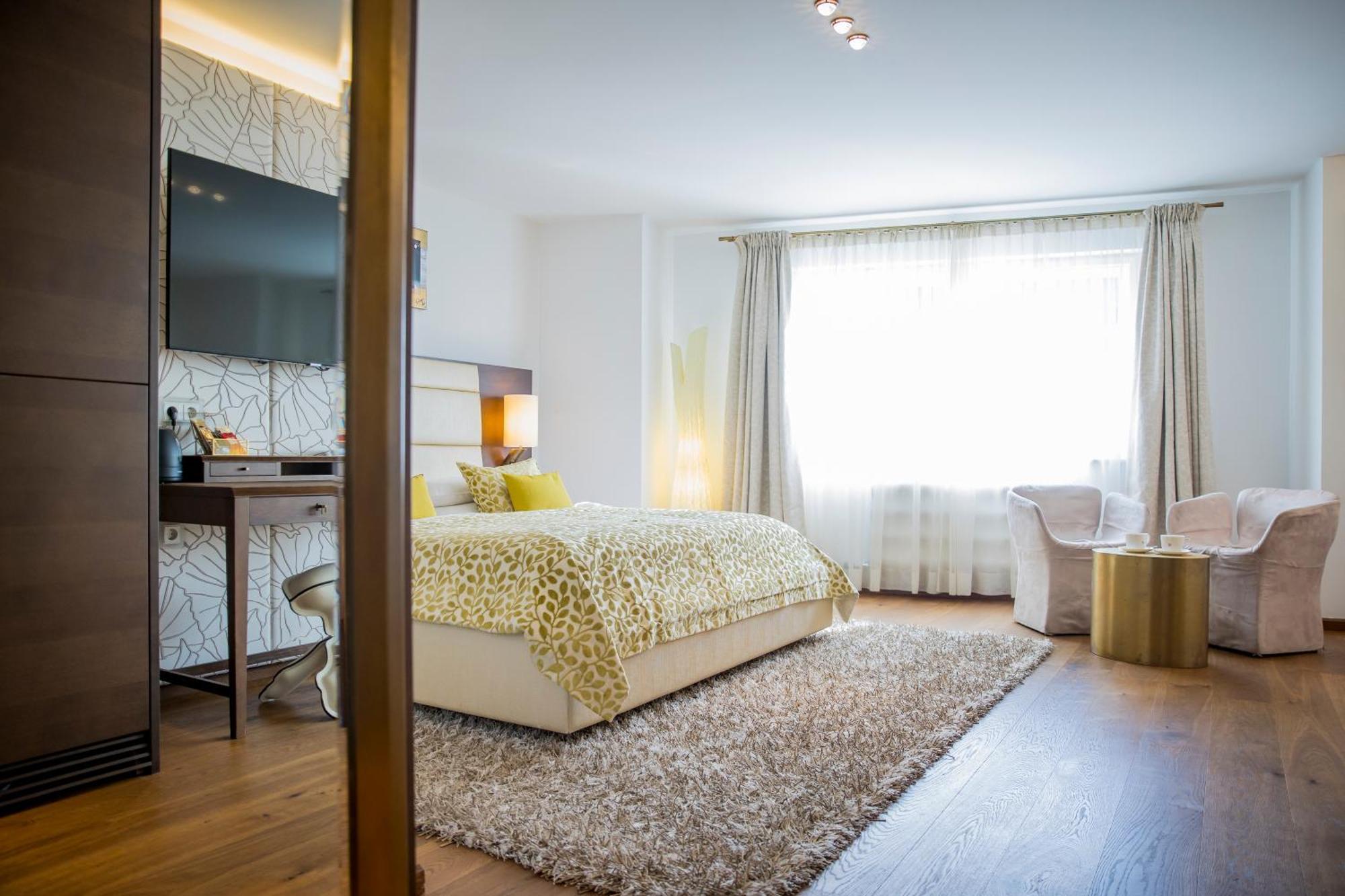 Iris Porsche Hotel & Restaurant Мондзе Екстер'єр фото