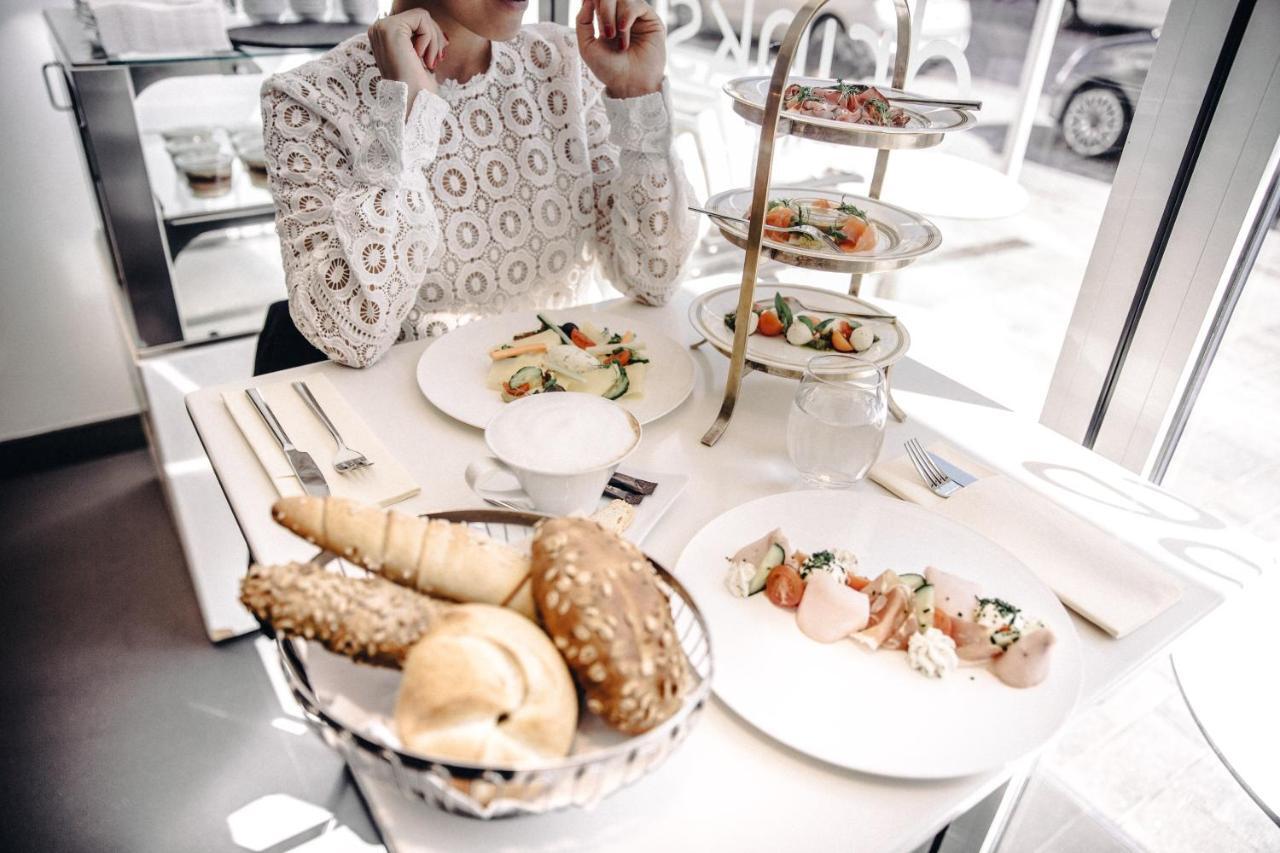 Iris Porsche Hotel & Restaurant Мондзе Екстер'єр фото